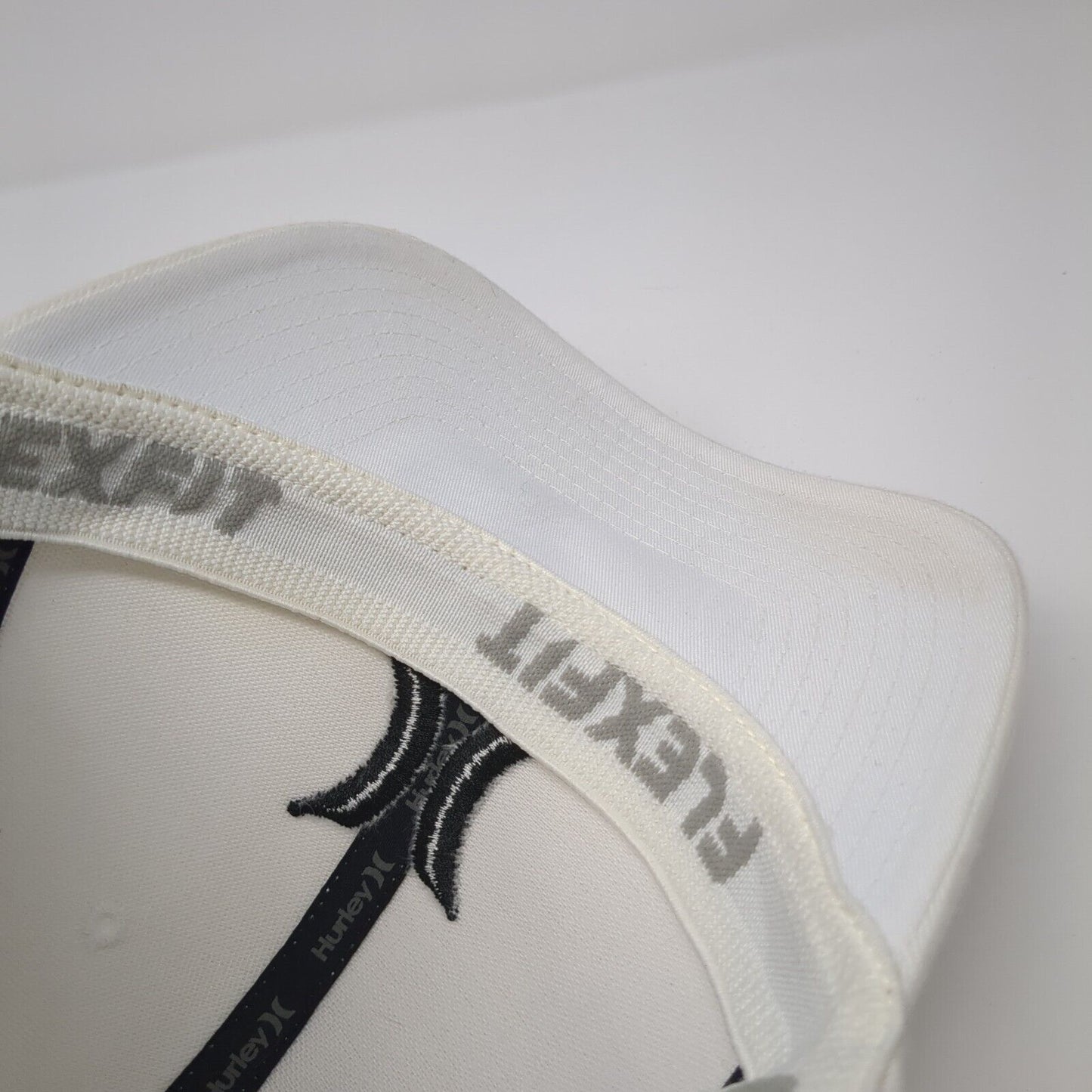 Hurley Logo Fitted Hat White Medium Stretch Flexfit Embroidered 6 Panel