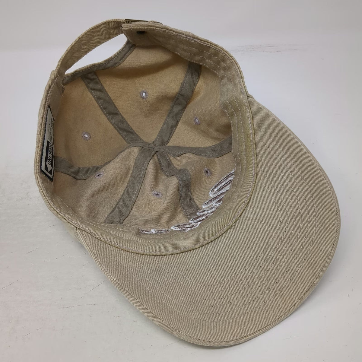 One Way Graphique Chicago Baseball Cap Beige One Size Adjustable Slideback Hat