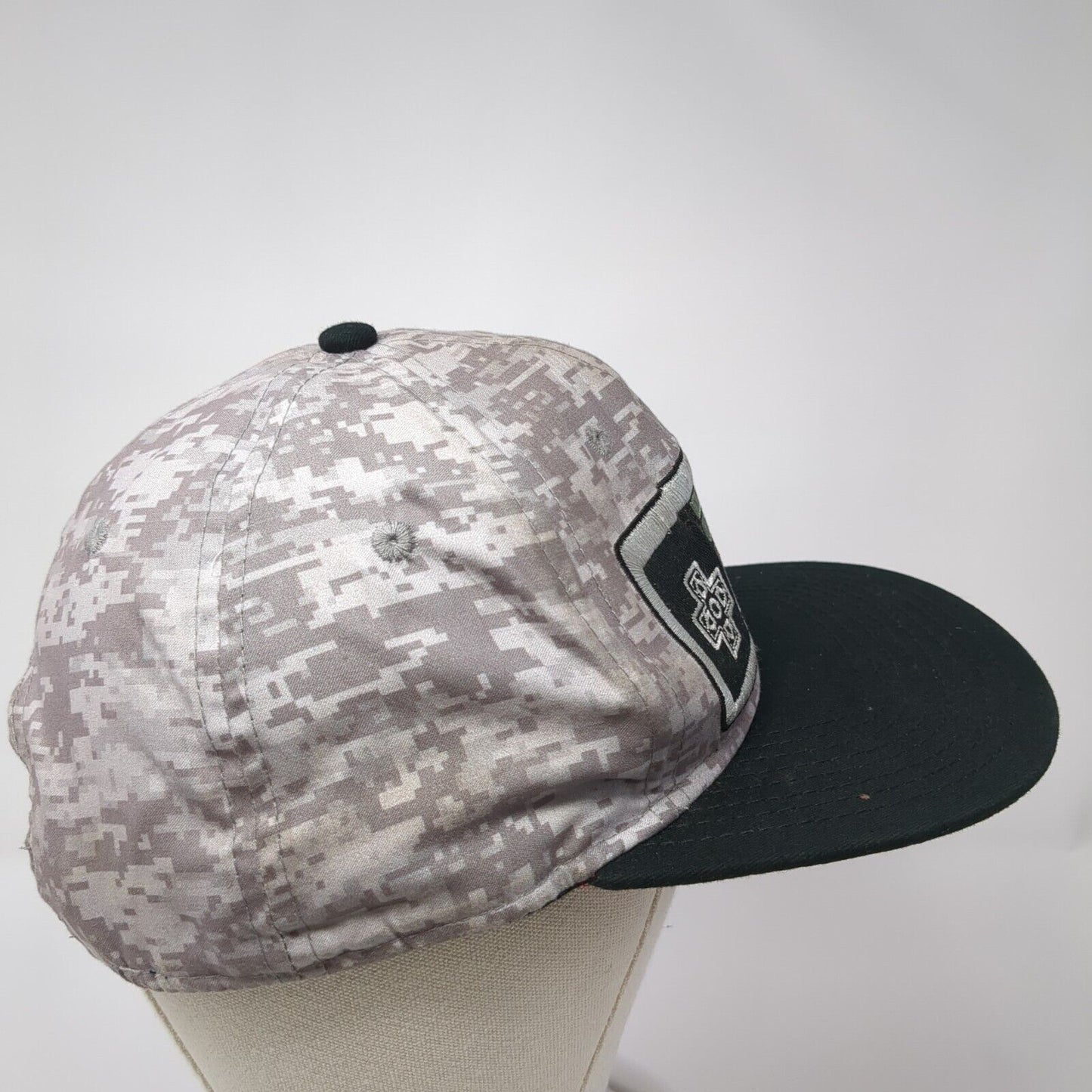 Nintendo Controller Snapback Hat Camouflage One Size Adjustable Embroidered