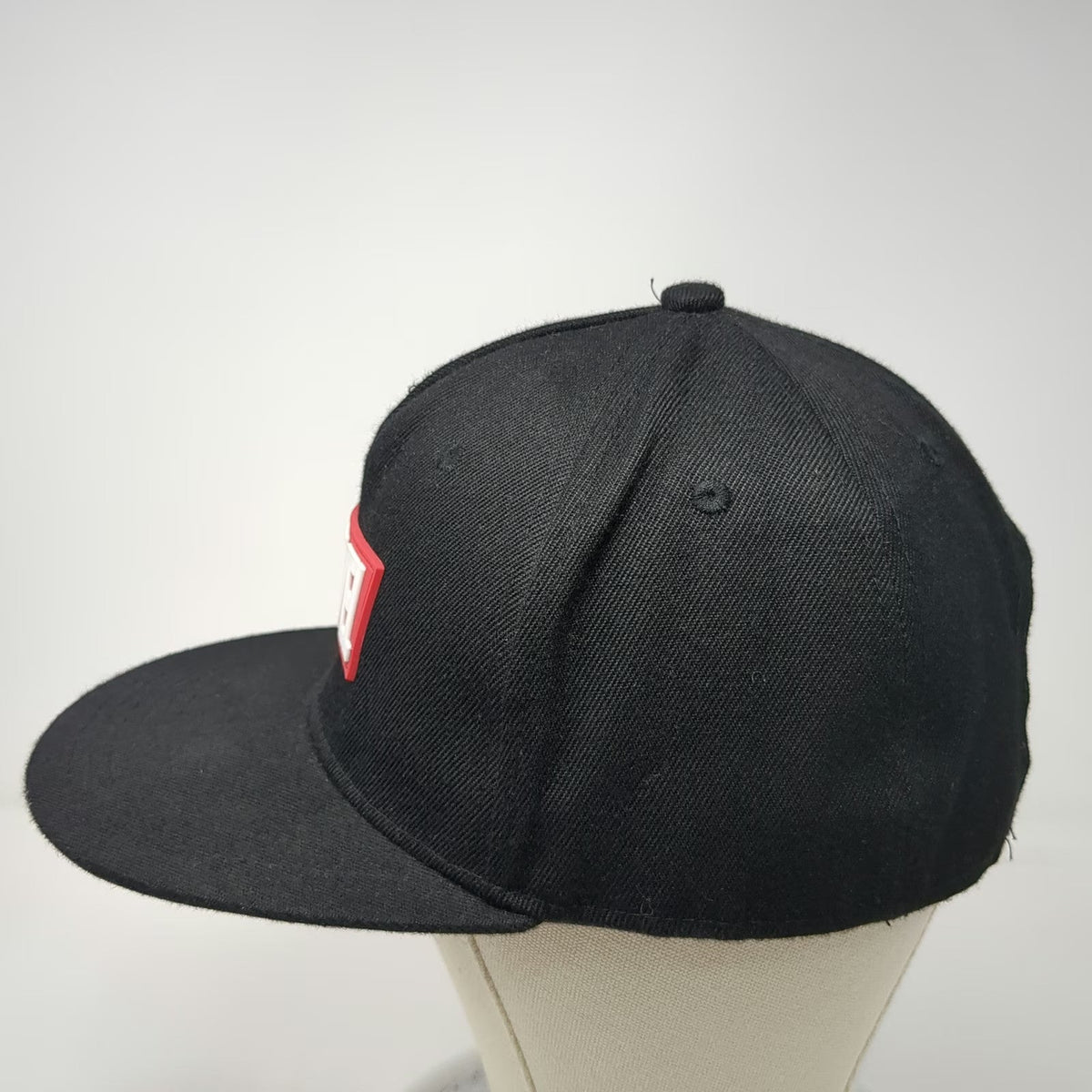 Marvel 5 Panel Black Hat One Size Snapback Rubber Logo Patch Comic