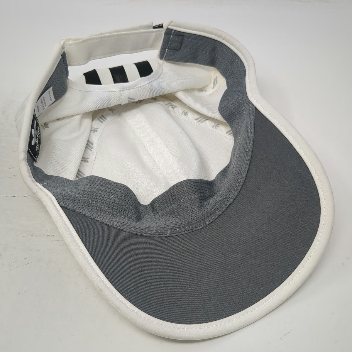 adidas Baseball Cap White One Size 3-Stripe Back Trefoil Logo Stretch Hat