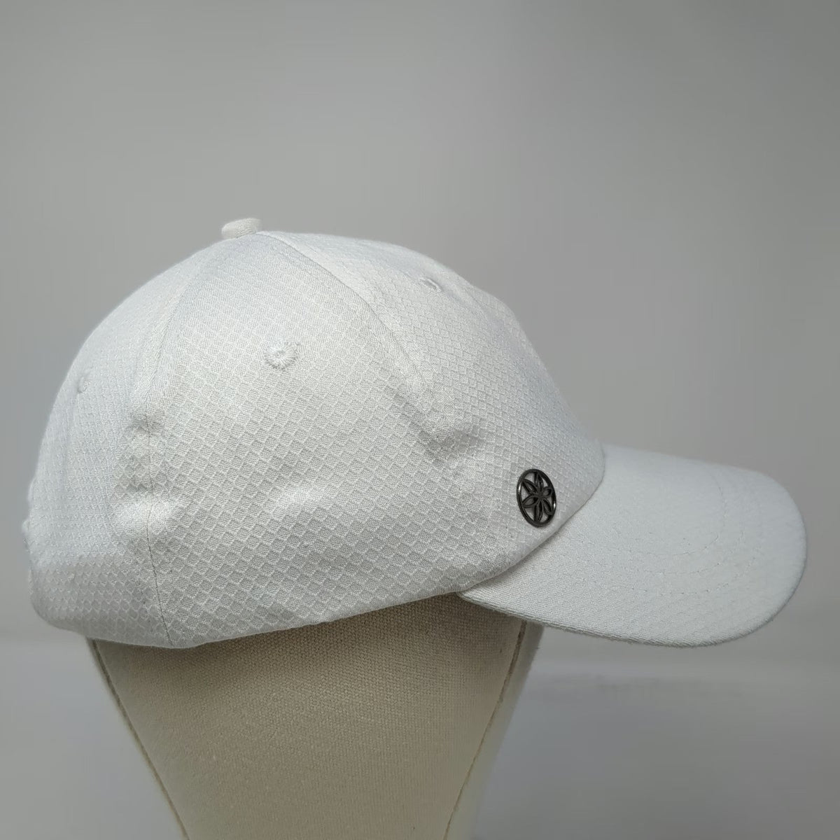 Gaiam Baseball Cap White One Size Mesh Texture Slideback Athletic Yoga Sport Hat