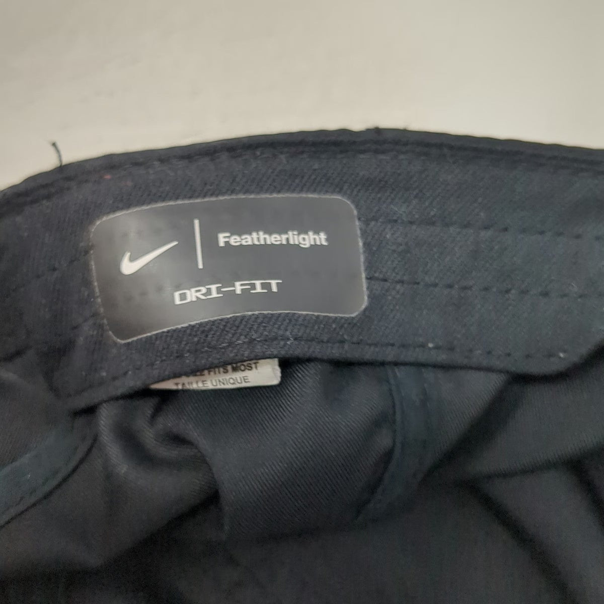 Nike Baseball Cap Black One Size Dri-FIT Featherlight Reflective Swoosh hat