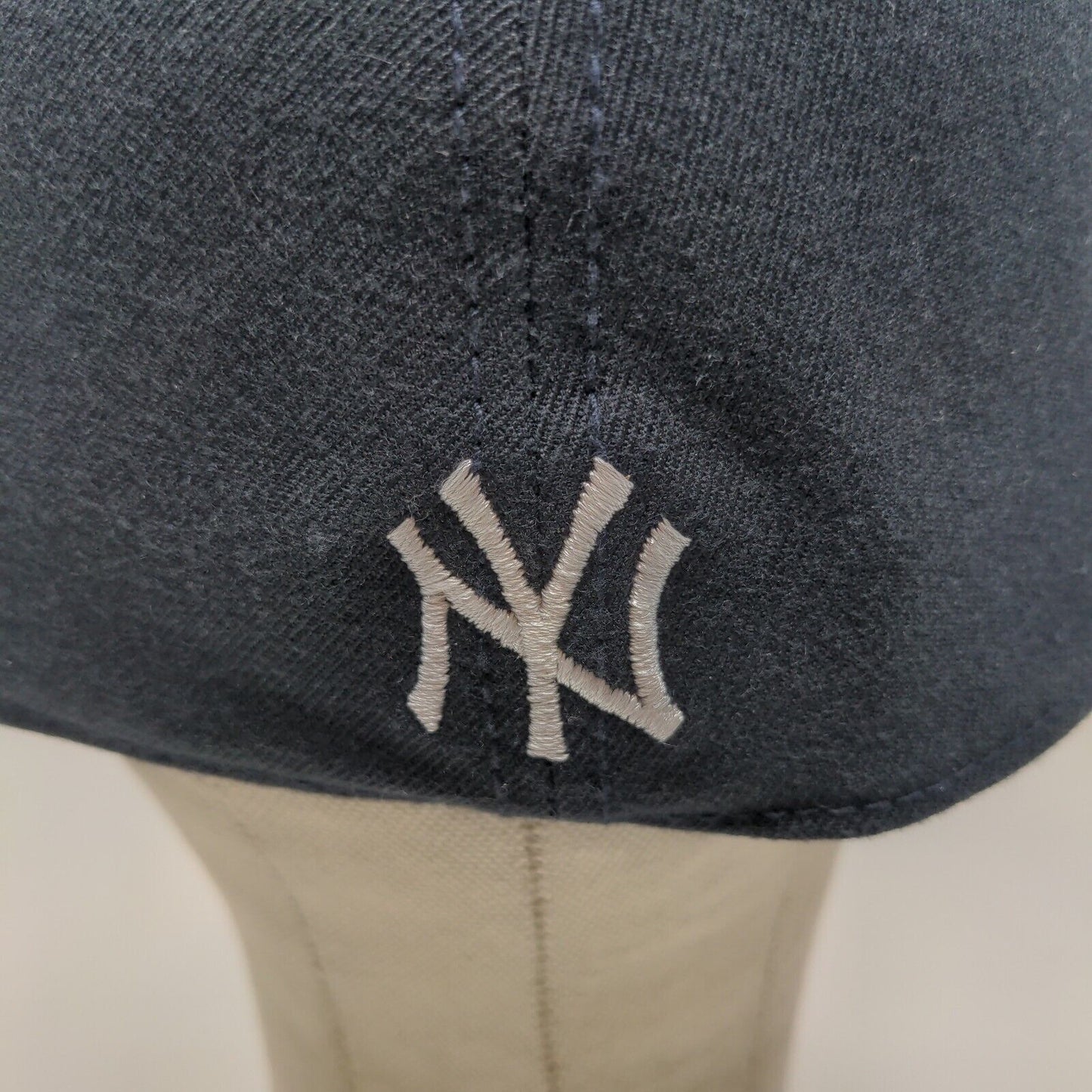 New Era Men's Fitted Hat Black Size M/L Embroidered New York Yankees Logo
