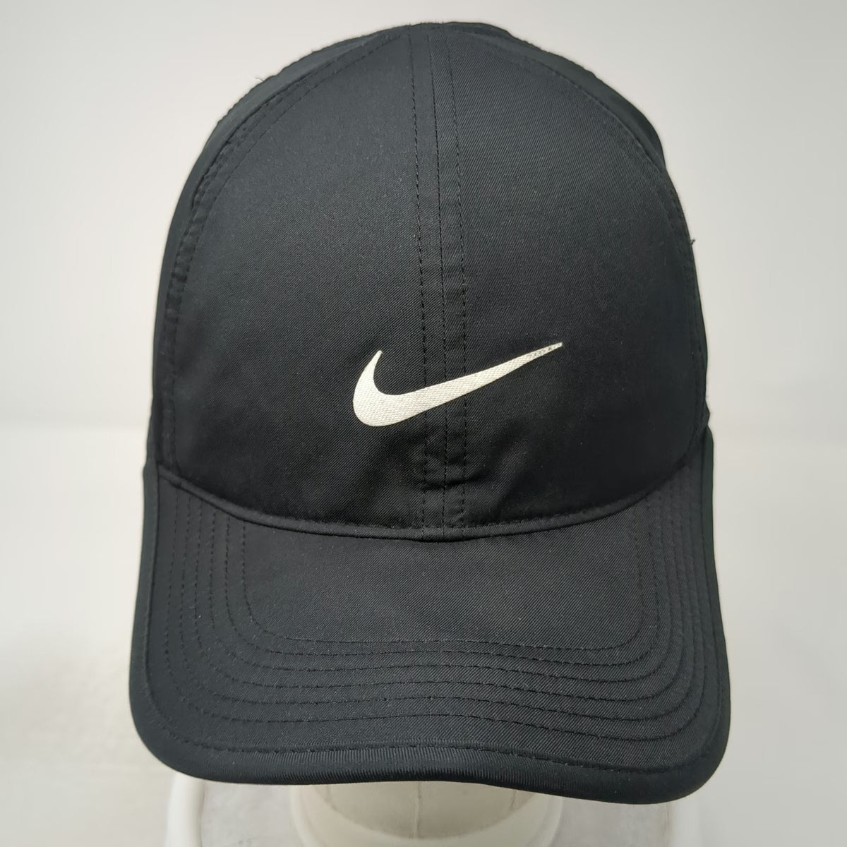 Nike Baseball Cap Black One Size Dri-FIT Featherlight Strapback Swoosh Golf Hat