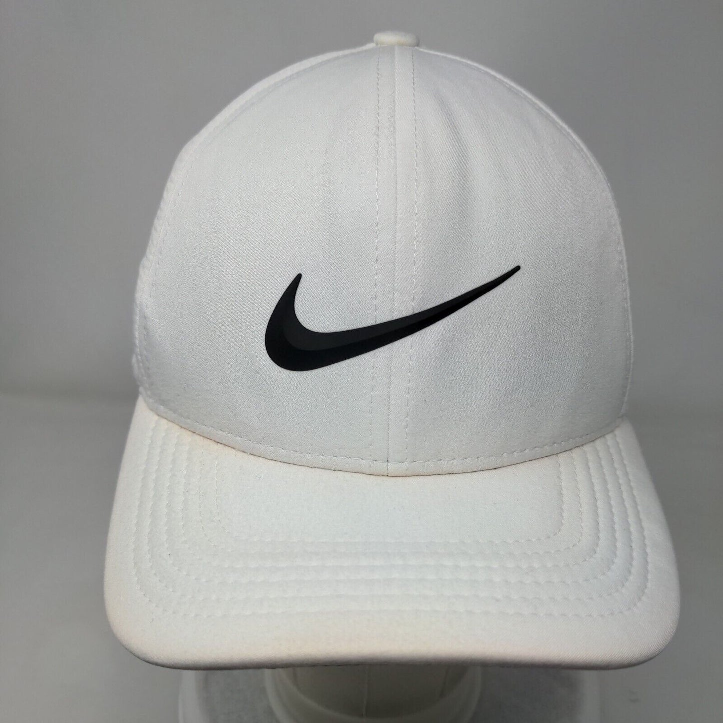 Nike Golf Fitted Hat White S/M Classic99 Dri-Fit Breathable Mesh 6 Panel