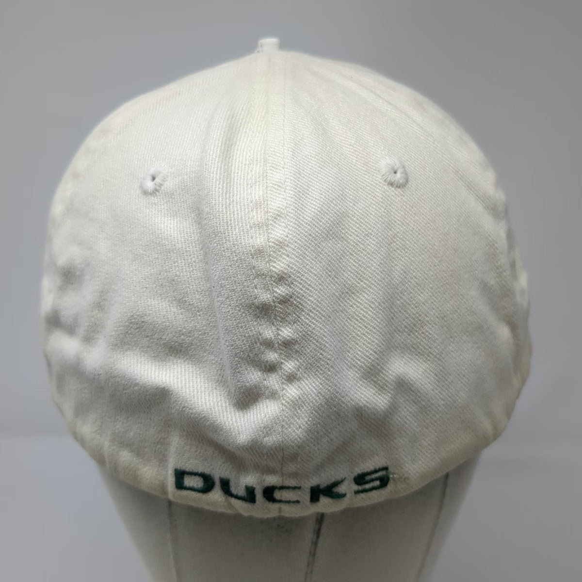 Nike Oregon Ducks NCAA White One Size Cap Hat Swoosh Flex Stretch Fit Logo