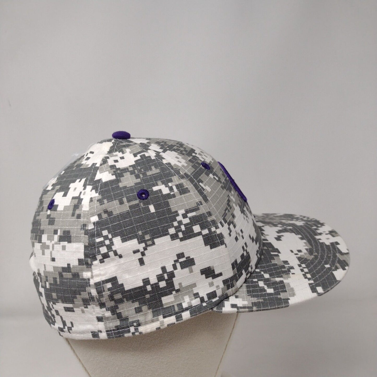 CI Fitted Hat Gray Camouflage Medium A-Flex Embroidered 6 Panel The Game Pro