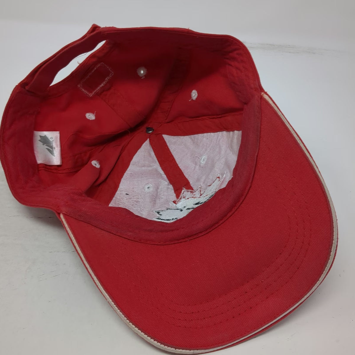 The Home Game Canada Hockey Red Baseball Cap One Size Strapback Maple Leaf Hat