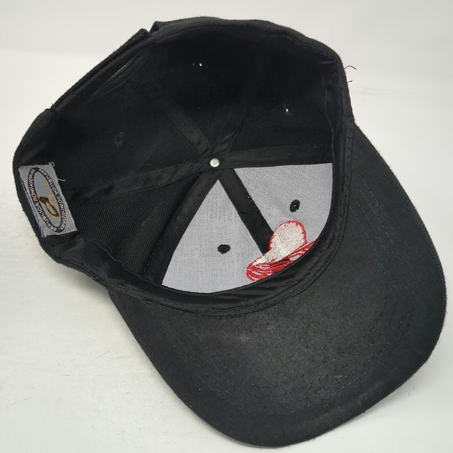 Thema Baseball Cap Black One Size Vita Eminentia Heart Embroidered Strapback Hat