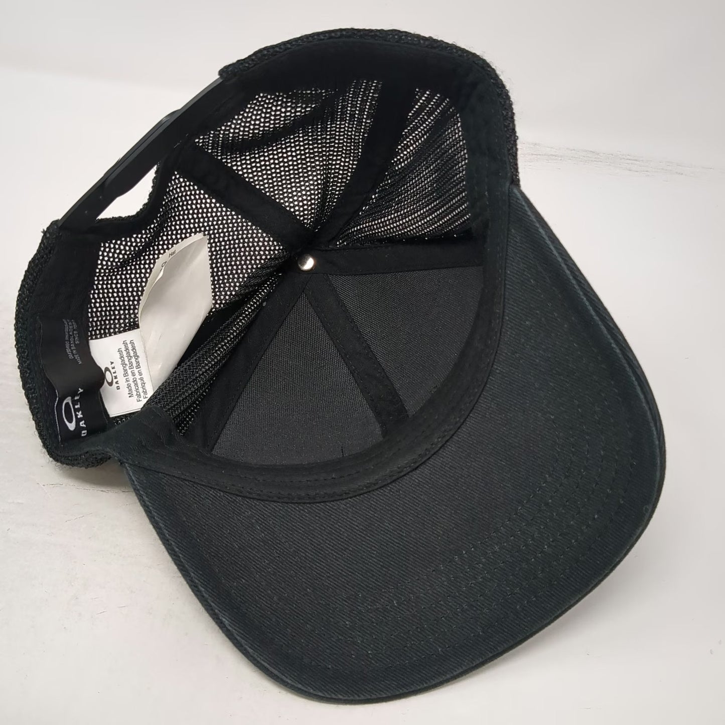 Oakley Trucker Hat Black One Size Mesh Back Snapback Logo Patch Structured
