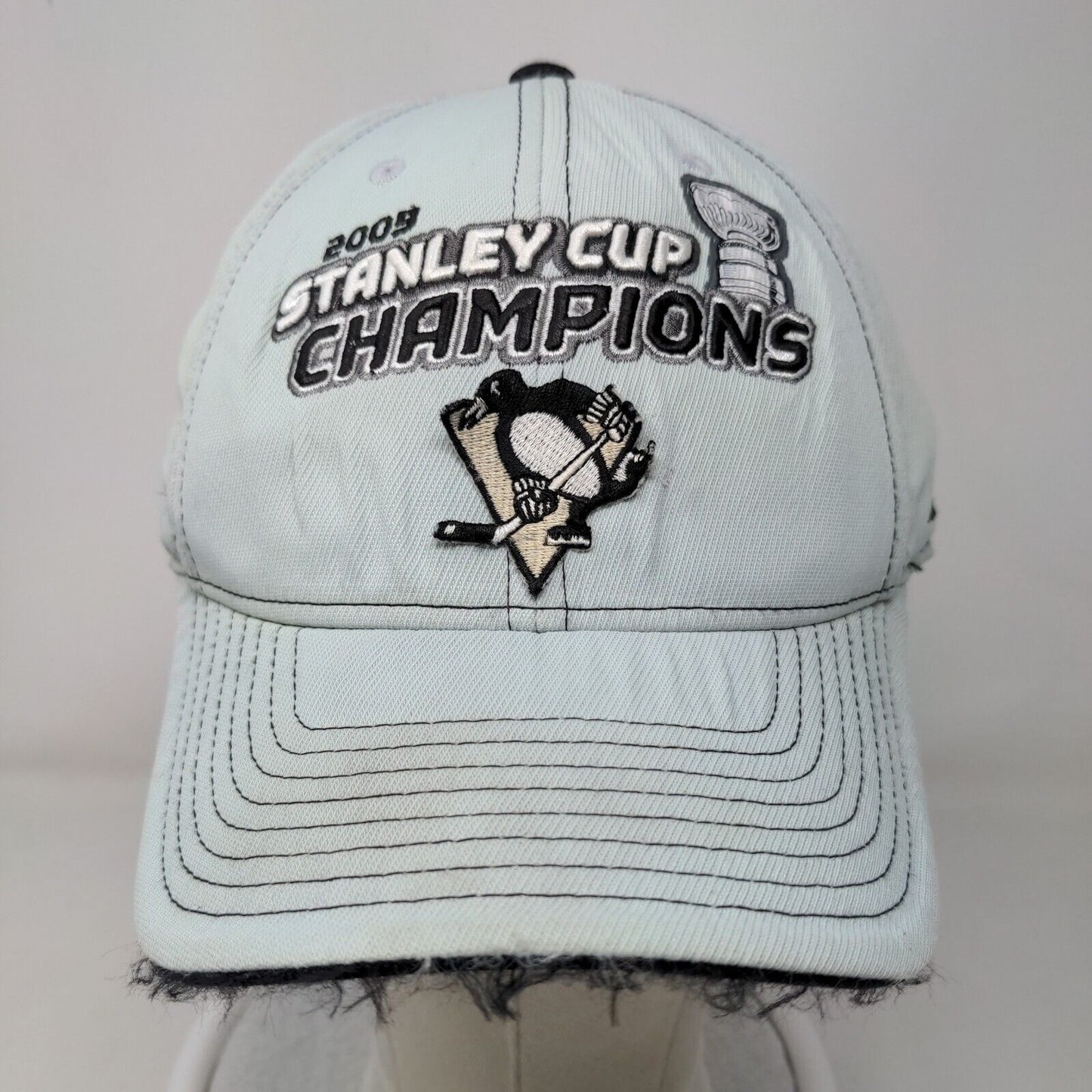 Reebok NHL Men's Fitted Hat OSFA Gray Philadelphia Penguins 2009 Stanley Cup