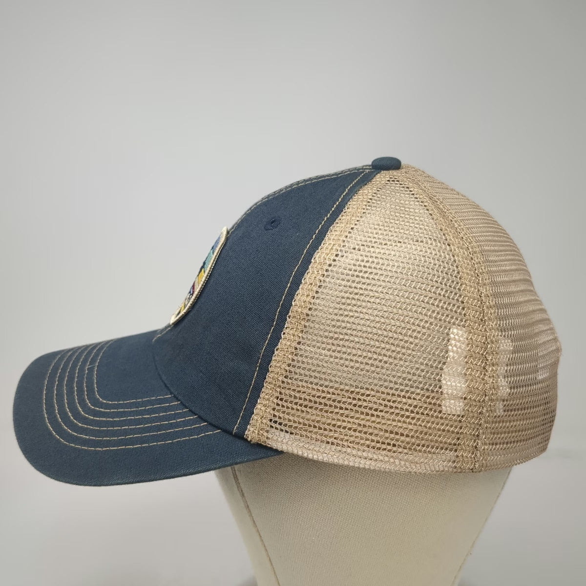 Techstyles Kauai Hawaii Trucker Hat Blue Beige OSFM Mesh Snapback Palm Trees Sun