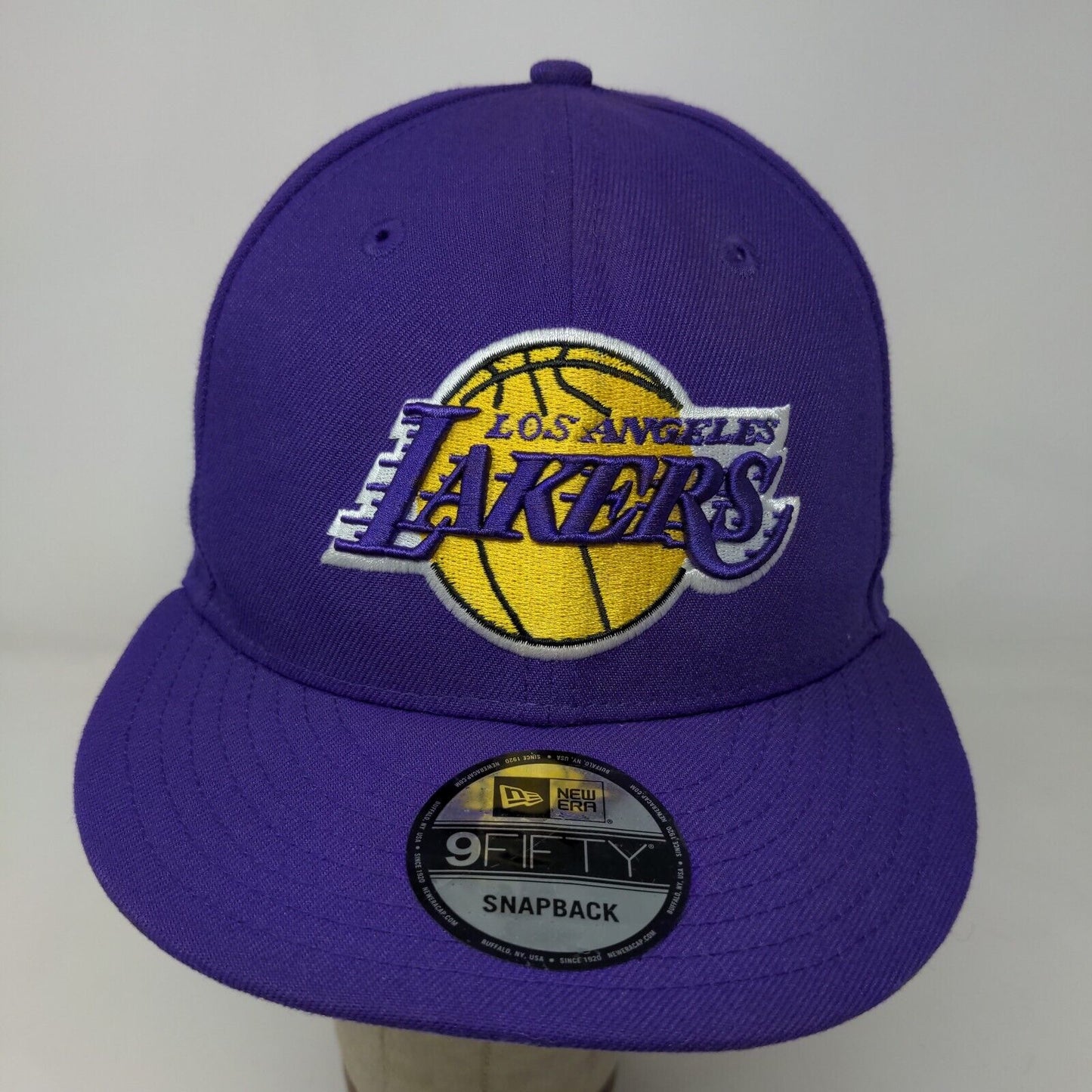 New Era Mens Snapback Hat Purple Size OSFM Embroidered Los Angeles Lakers 9Fifty