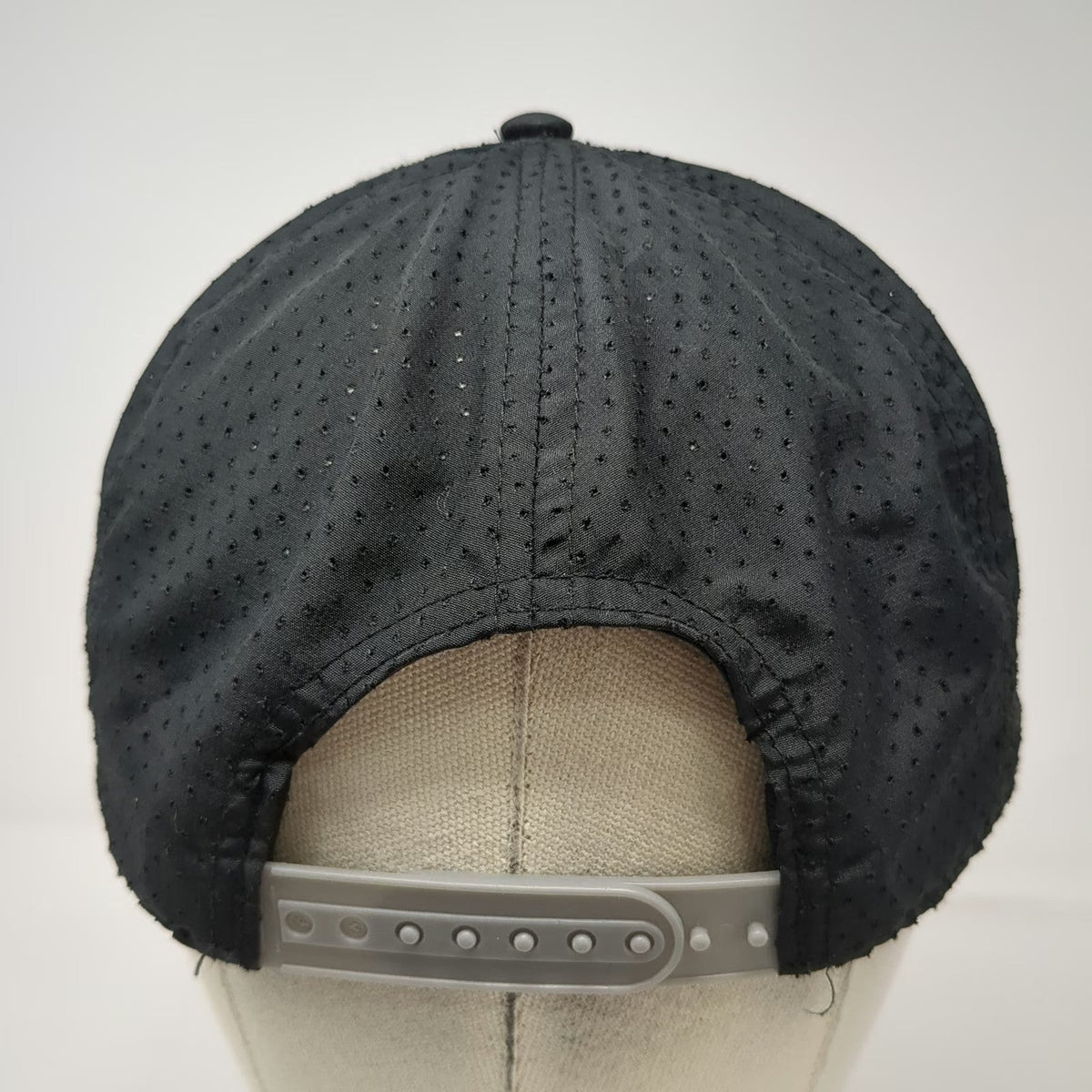 Pukka Trucker Hat Black One Size Perforated Mesh Snapback Radley Golf Chef Logo