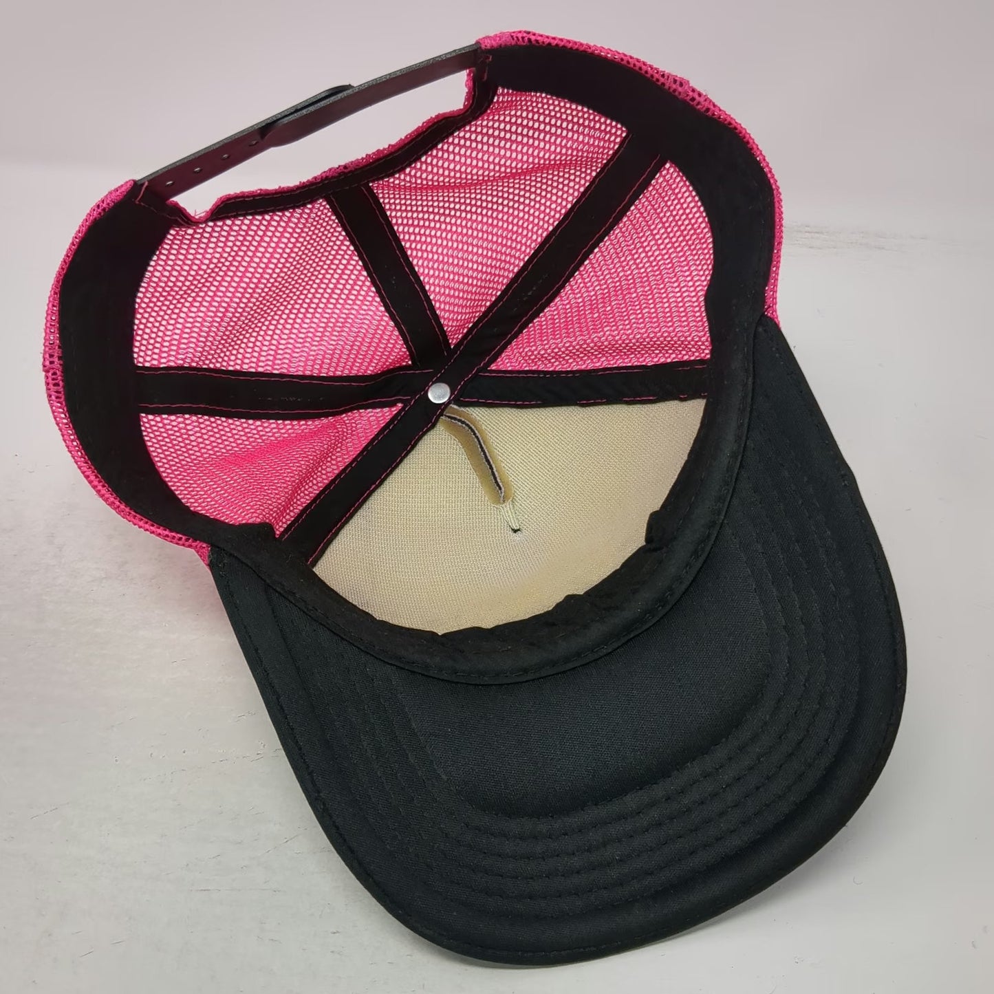 Mötley Crüe Black Pink Trucker Hat OS Snapback Mesh Band Graphic Rock Music