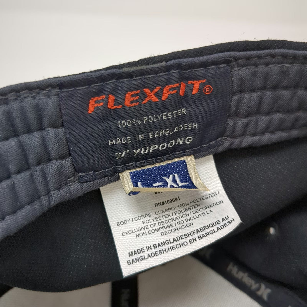 Hurley Baseball Cap Black XL Flexfit Raised Logo Embroidered 6 Panel Hat Curved