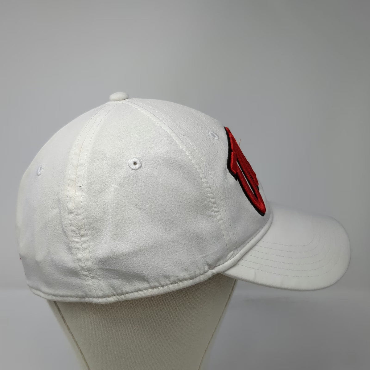 Champion UNLV Rebels NCAA Hat White XL Baseball Cap Stretch Fit Curved Brim Red