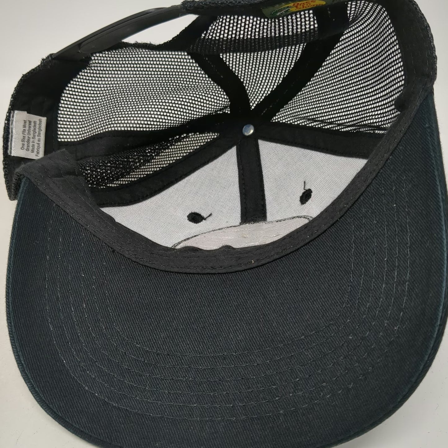 Bass Pro Shops Trucker Hat Black OSFM Johnny Morris Brown Derby Mesh Snapback