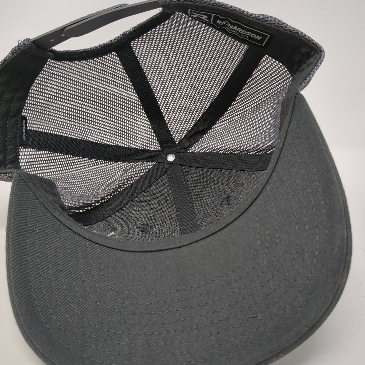 Richardson Trucker Hat Gray OSFM Snapback Mesh intellirent Logo Adjustable Cap