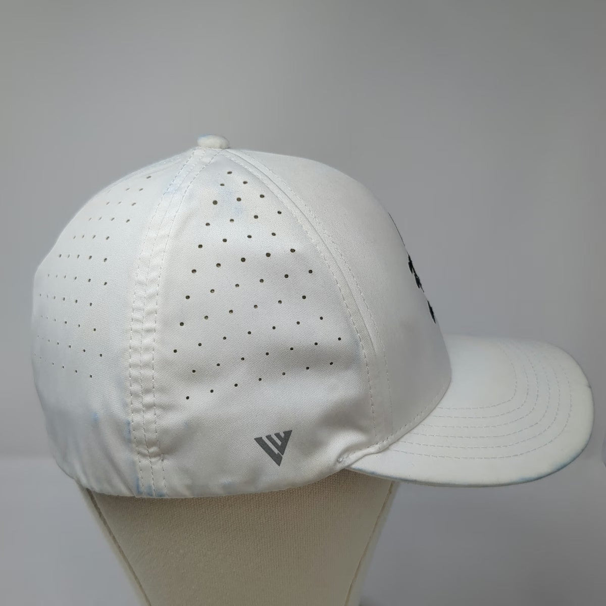 Levelwear Baseball Cap White M McCall Golf Club Performance Stretch Hat