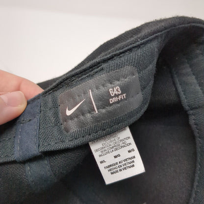 DE Fitted Hat Black M/L Lightweight Embroidered Swoosh Logo 643 Dri-Fit Nike