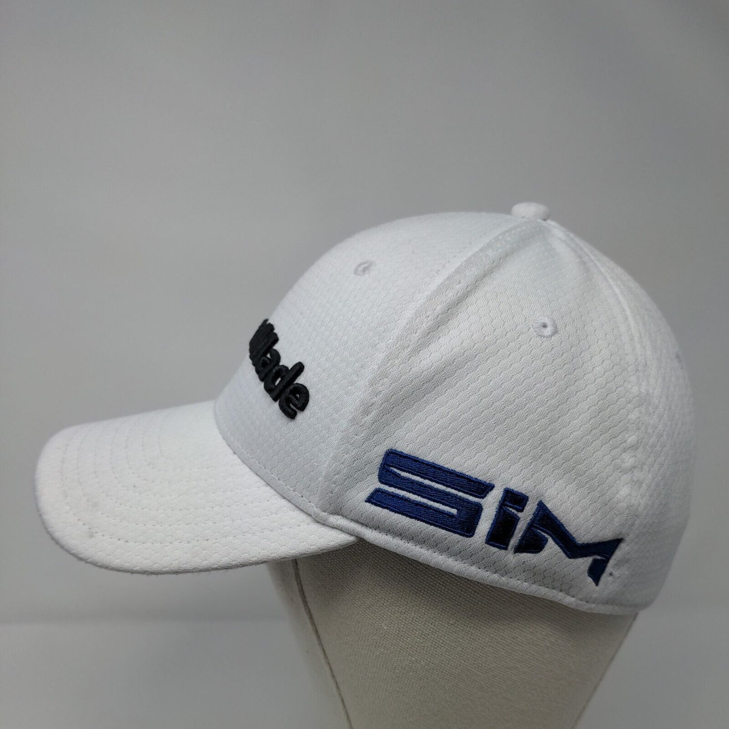 TaylorMade TP5 Fitted Golf Hat White L/XL A-Flex Embroidered 6 Panel Polyester