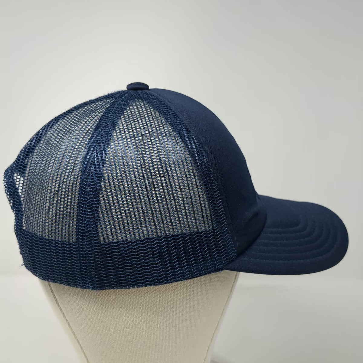 Leo Pard MG Imports Peas Automotivas Trucker Hat Blue One Size Mesh Snapback