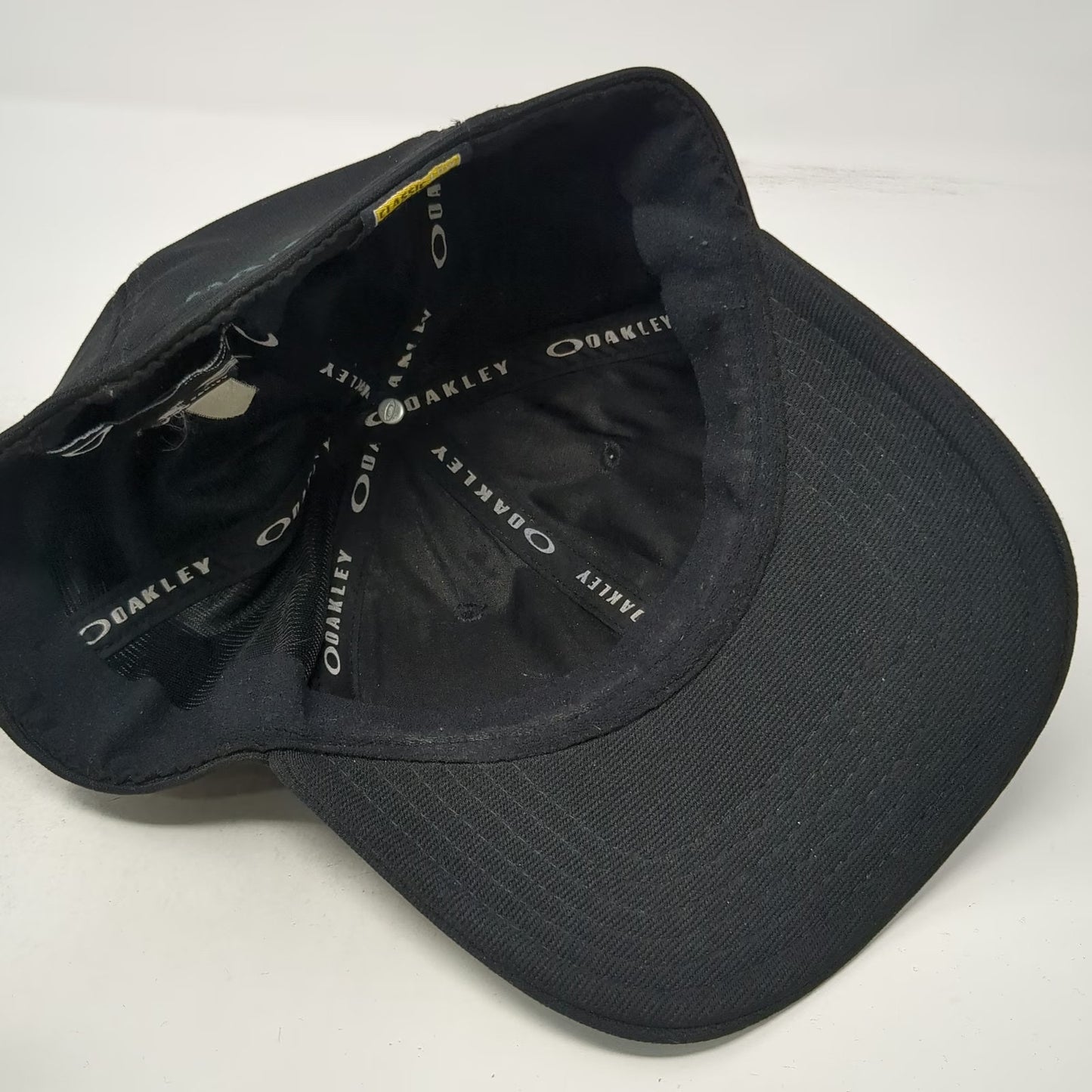 Oakley Baseball Cap Black M Performance Flex Carbon Fiber Icon Curved Brim hat