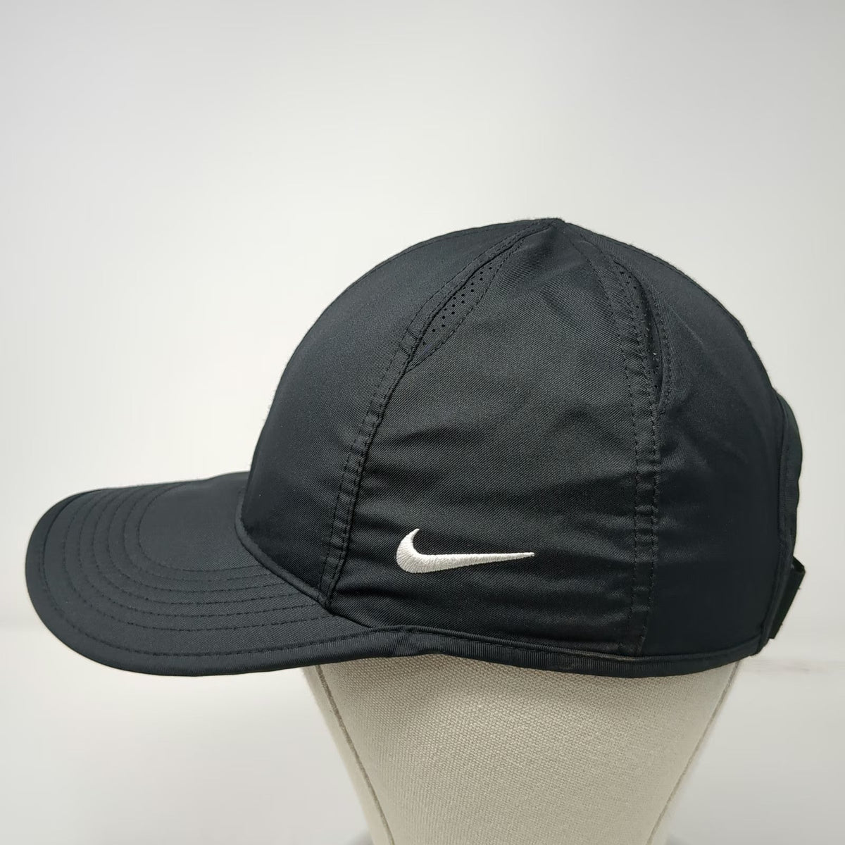 Nike Baseball Cap Black One Size Featherlight Dri-Fit Adjustable Slideback Hat