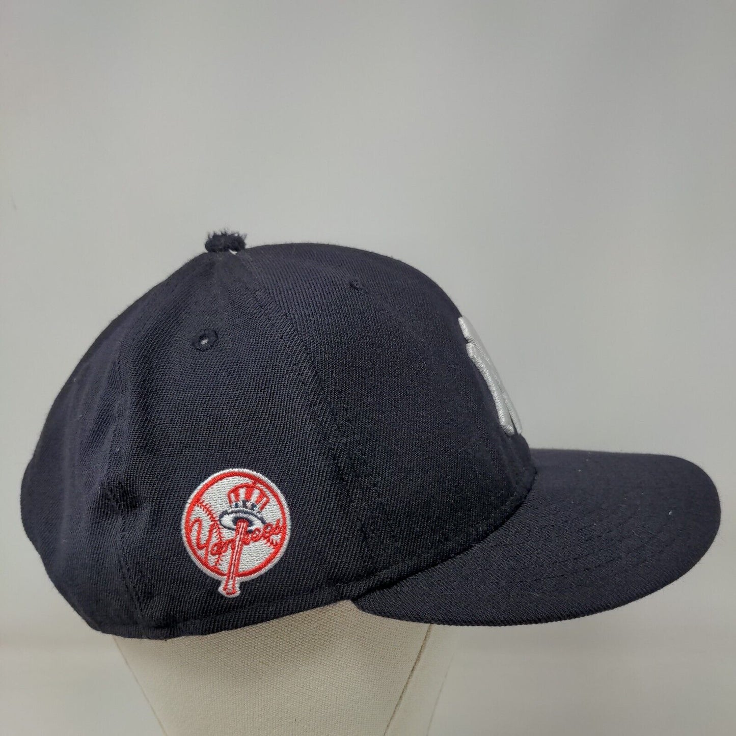 New Era Men's Snapback Hat Blue OSFM Embroidered New York Yankees Logo 9Fifty