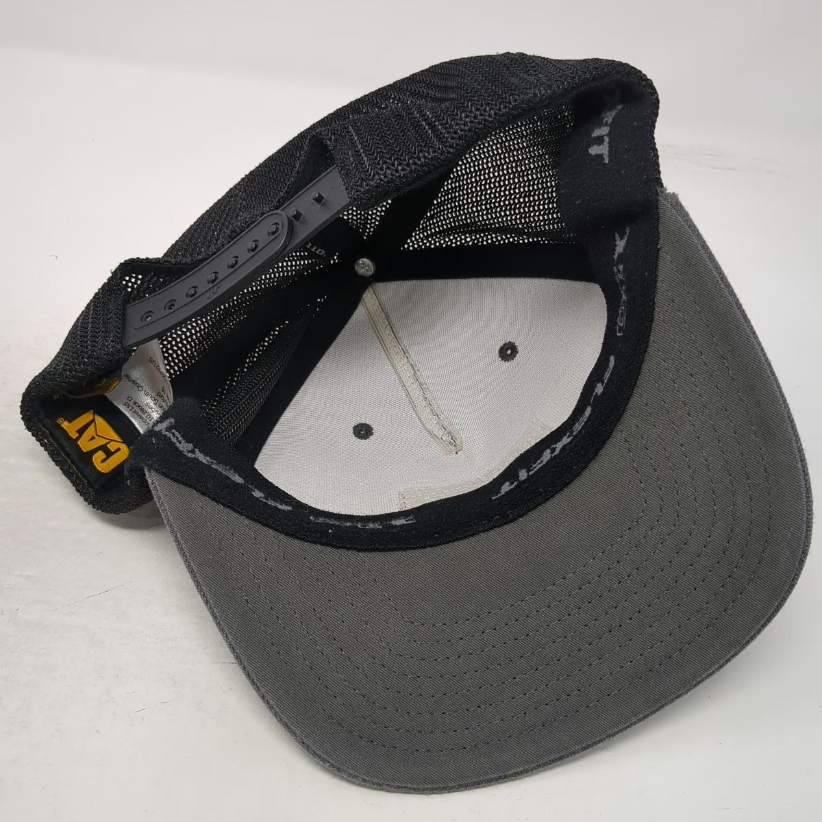 Caterpillar Trucker Hat Gray Black One Size Mesh Back Flexfit Snapback Workwear