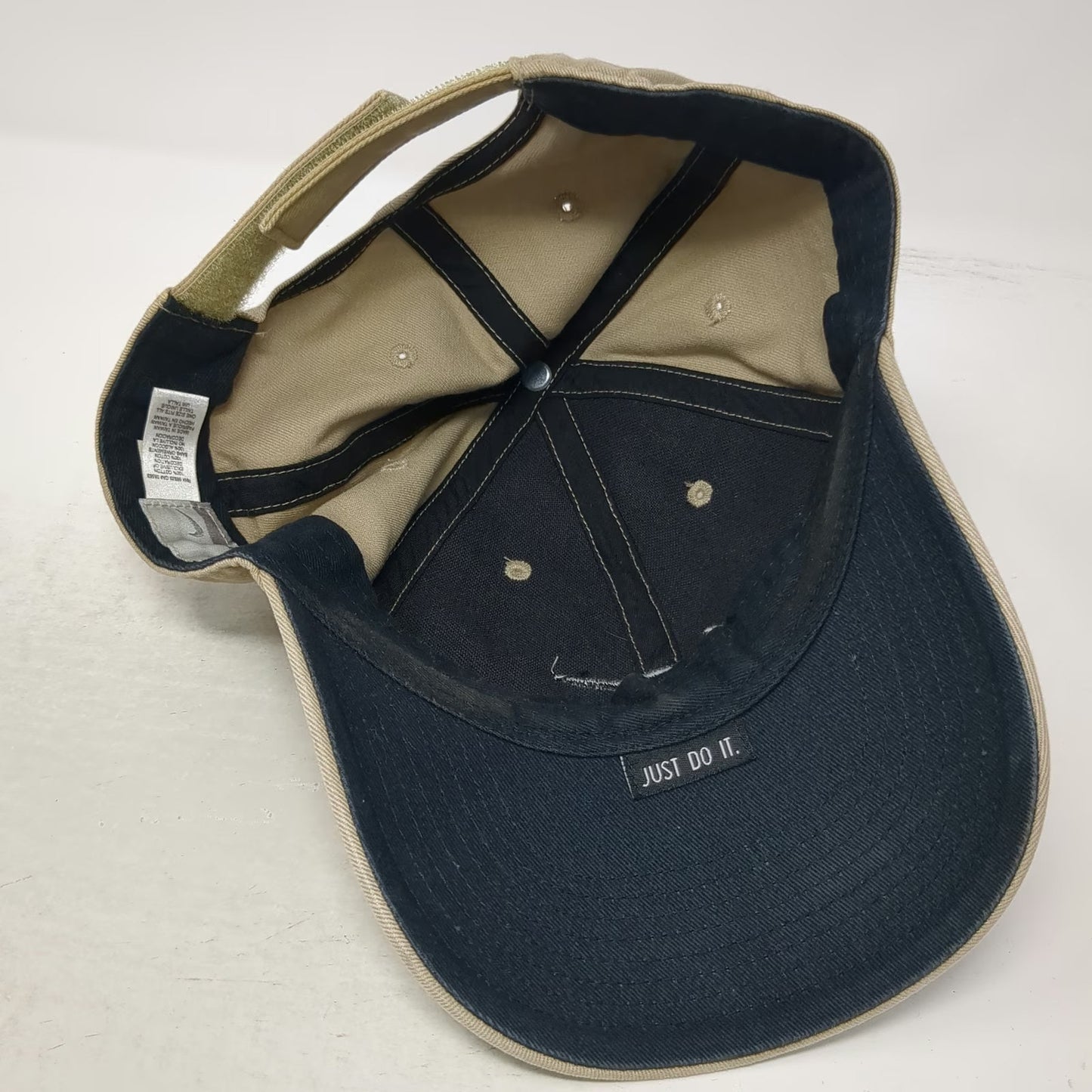 Nike Baseball Cap Beige Black Strapback Embroidered Swoosh Hat Vintage Grey Tag