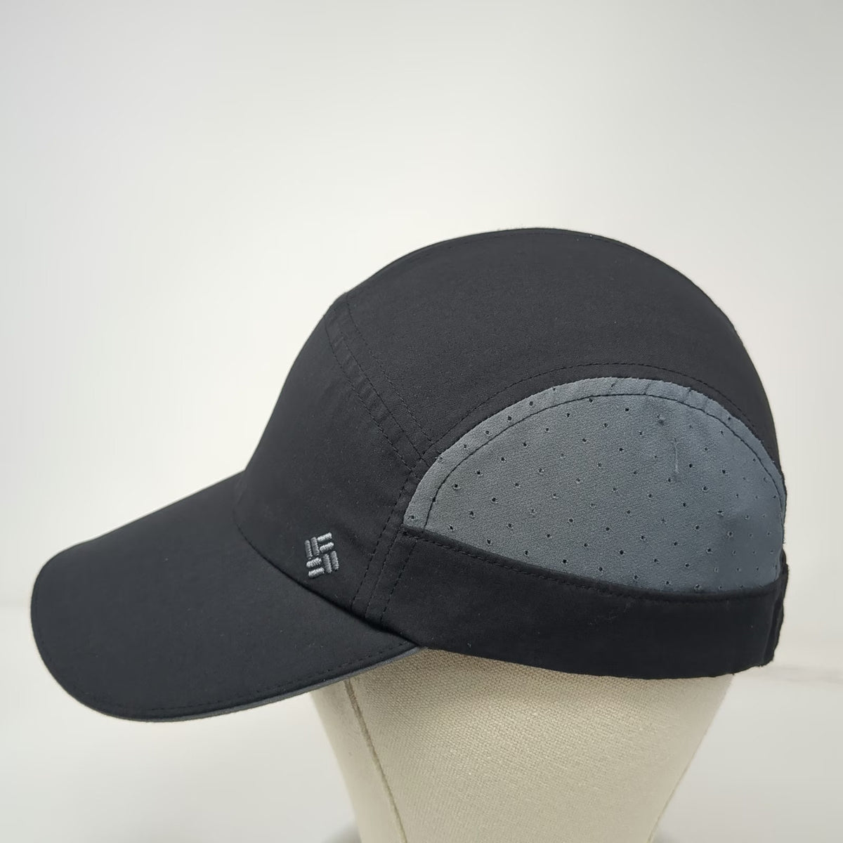 Columbia 5 Panel Black Hat One Size Gray Mesh Side Panels Bungee Slideback