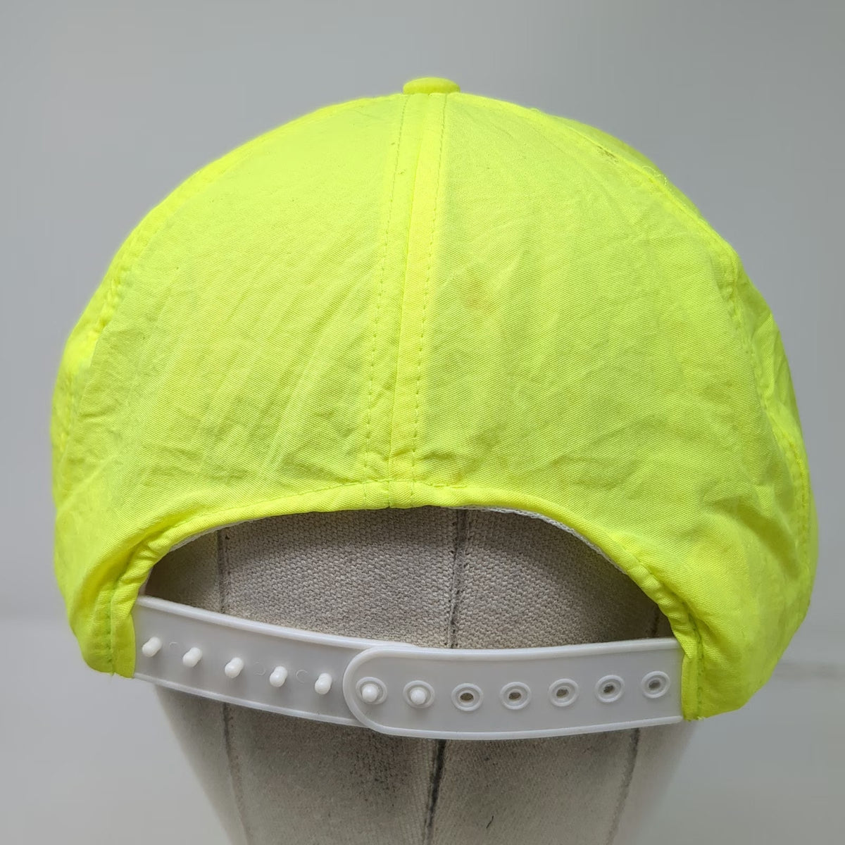 The Performer 5 Panel Green Nylon Snapback Hat Lightweight Sport Vintage