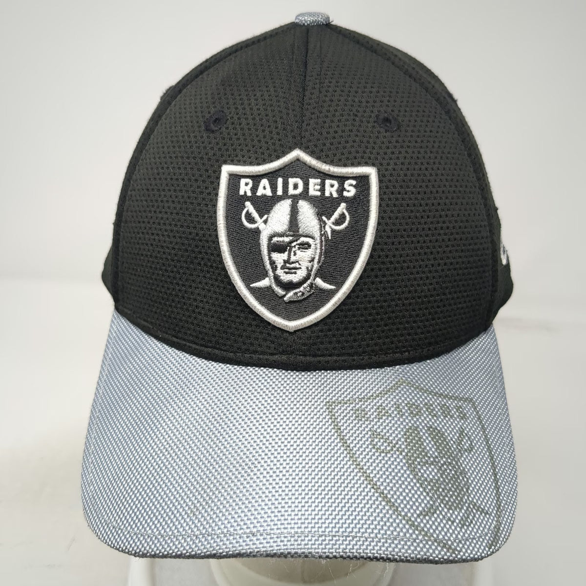 Las Vegas Raiders NFL New Era Black Gray L 39THIRTY Stretch Fit Curved Brim Hat