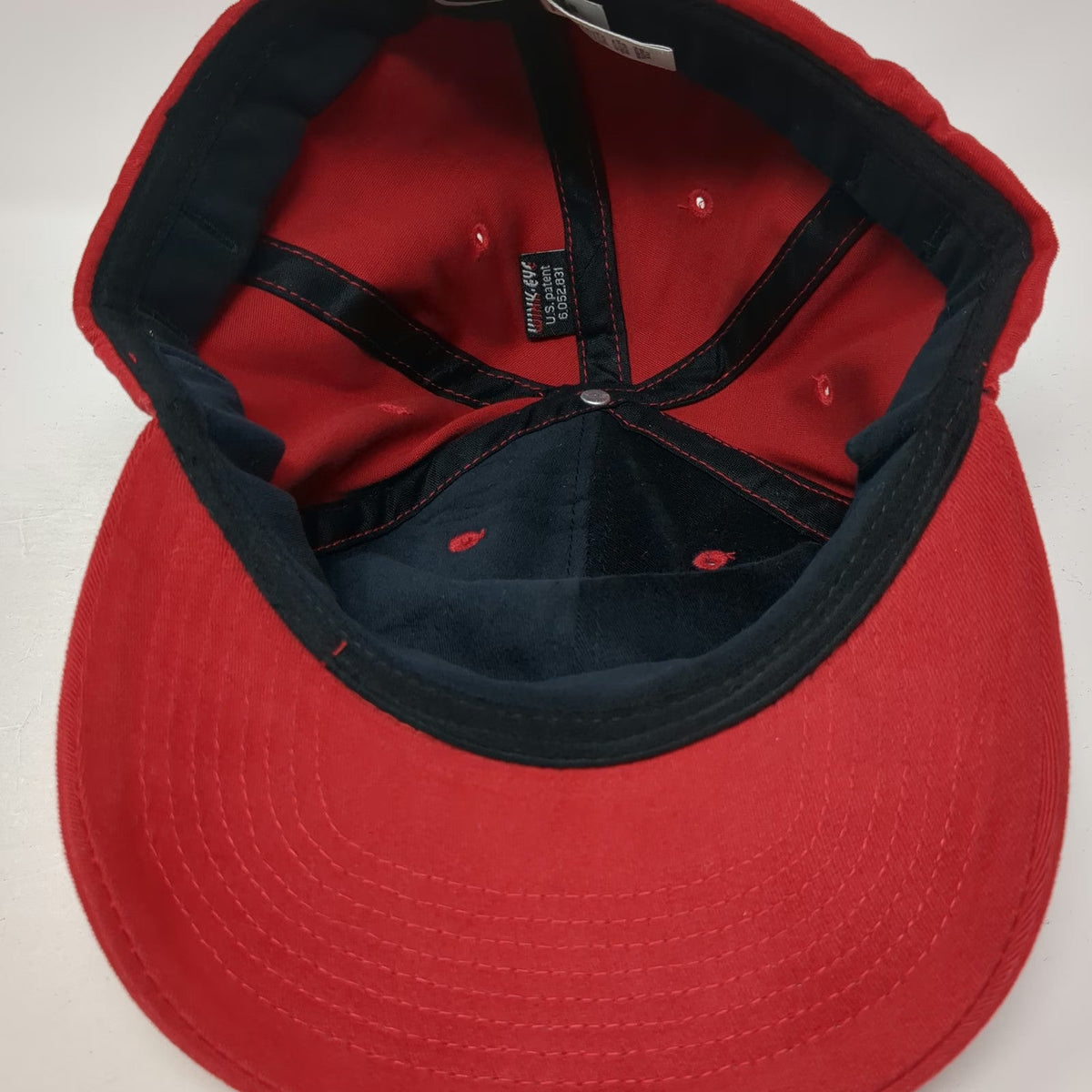 Nike Baseball Cap Red One Size Fitted Embroidered Swoosh Logo Pro Classics Hat