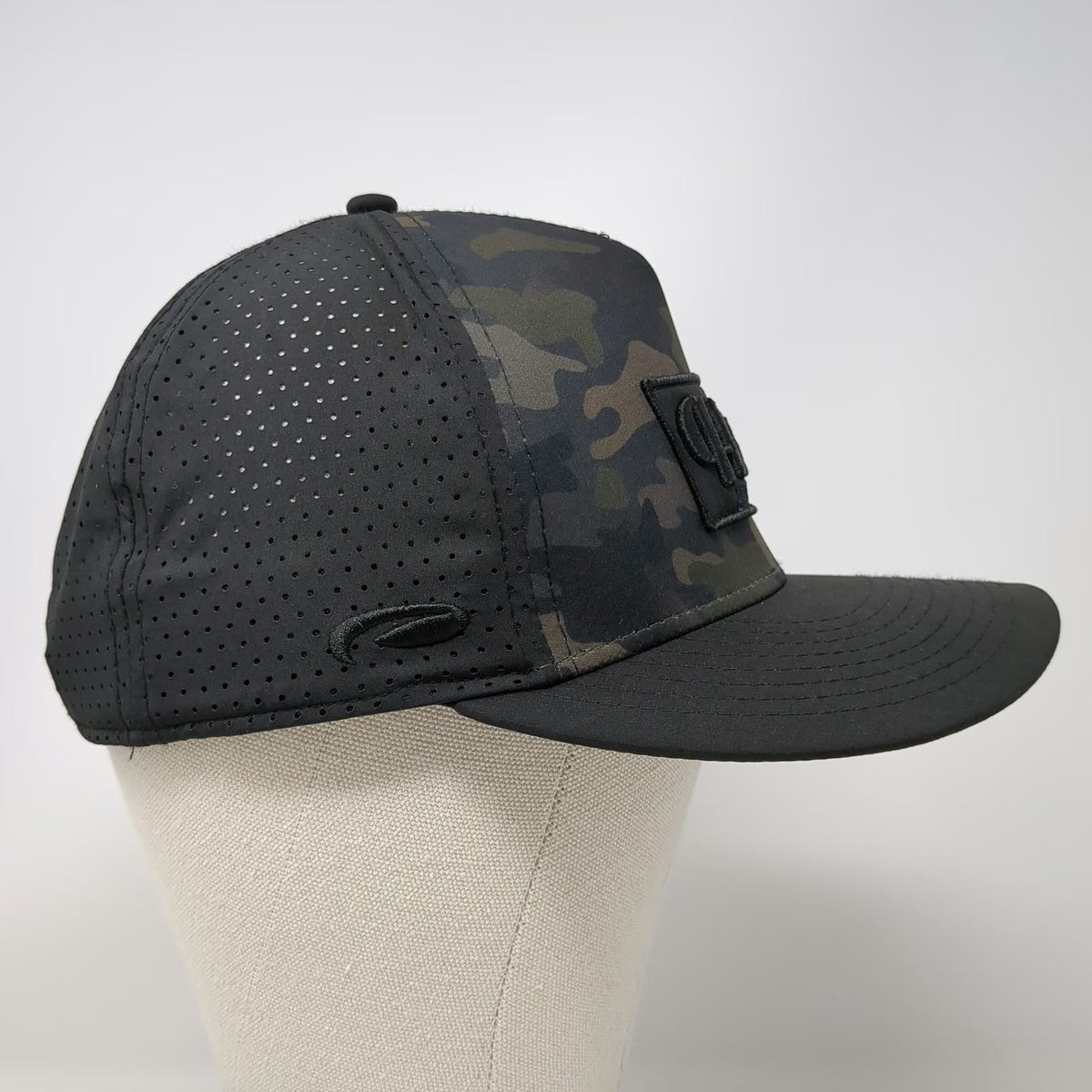 Pukka Trucker Hat Black One Size Camo Eagle Hills Golf Course Snapback Mesh