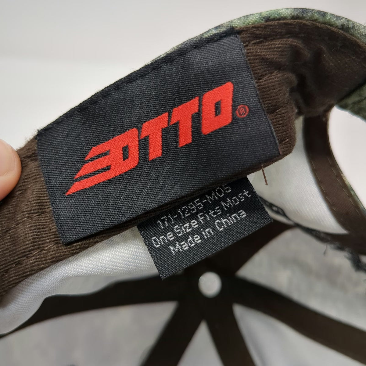 OTTO Baseball Cap Green One Size Camo Mossy Oak Key-Link Fencing Railing W Hat