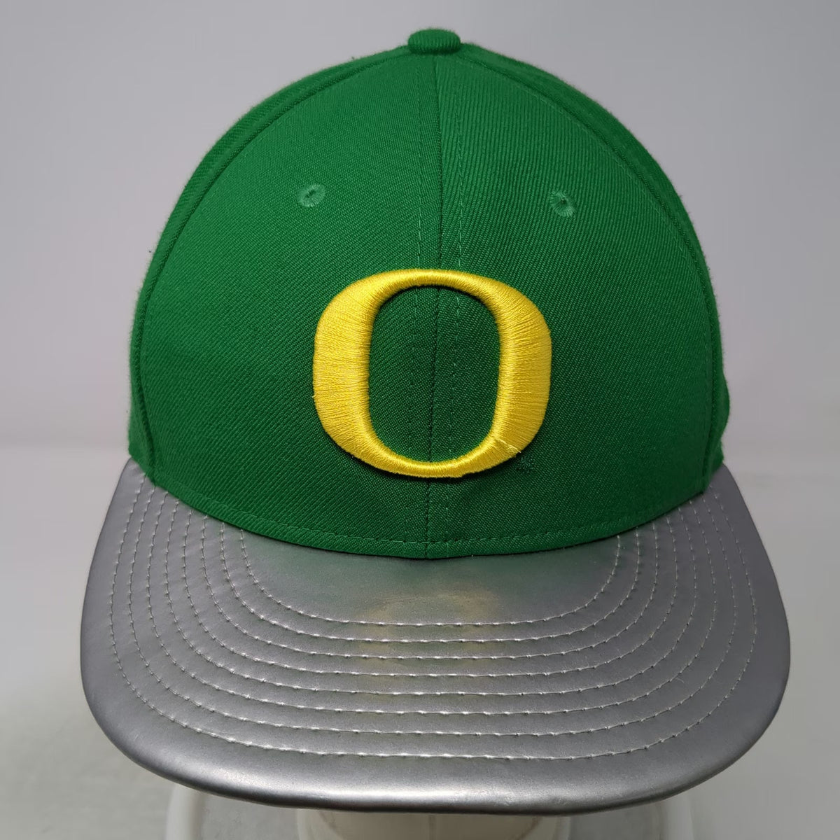Nike Oregon Ducks NCAA Snapback Hat Green Yellow Silver One Size Metallic Brim
