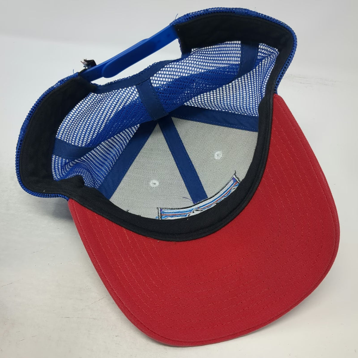 Patagonia Trucker Hat White Blue Red One Size Mesh Back Mountain Logo Snapback