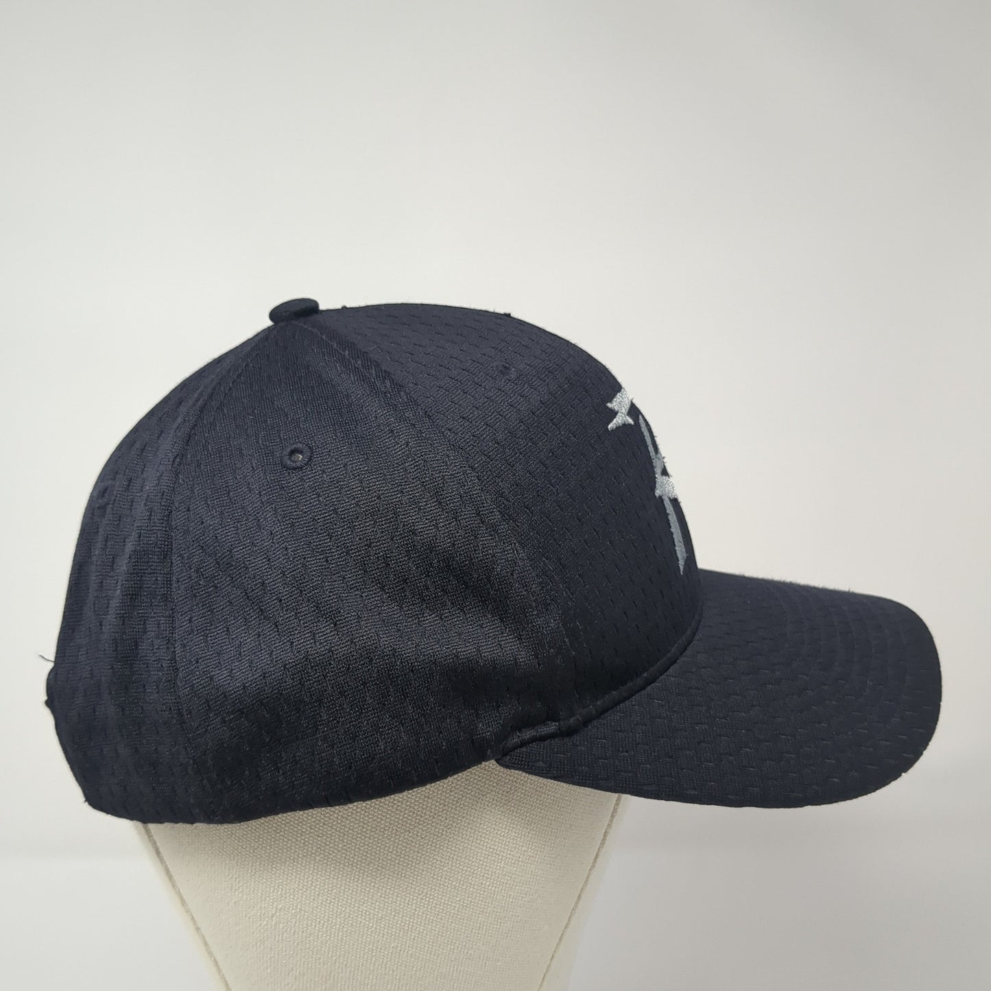 Richardson Strapback Baseball Cap Black One Size Adjustable Embroidered 6 Panel