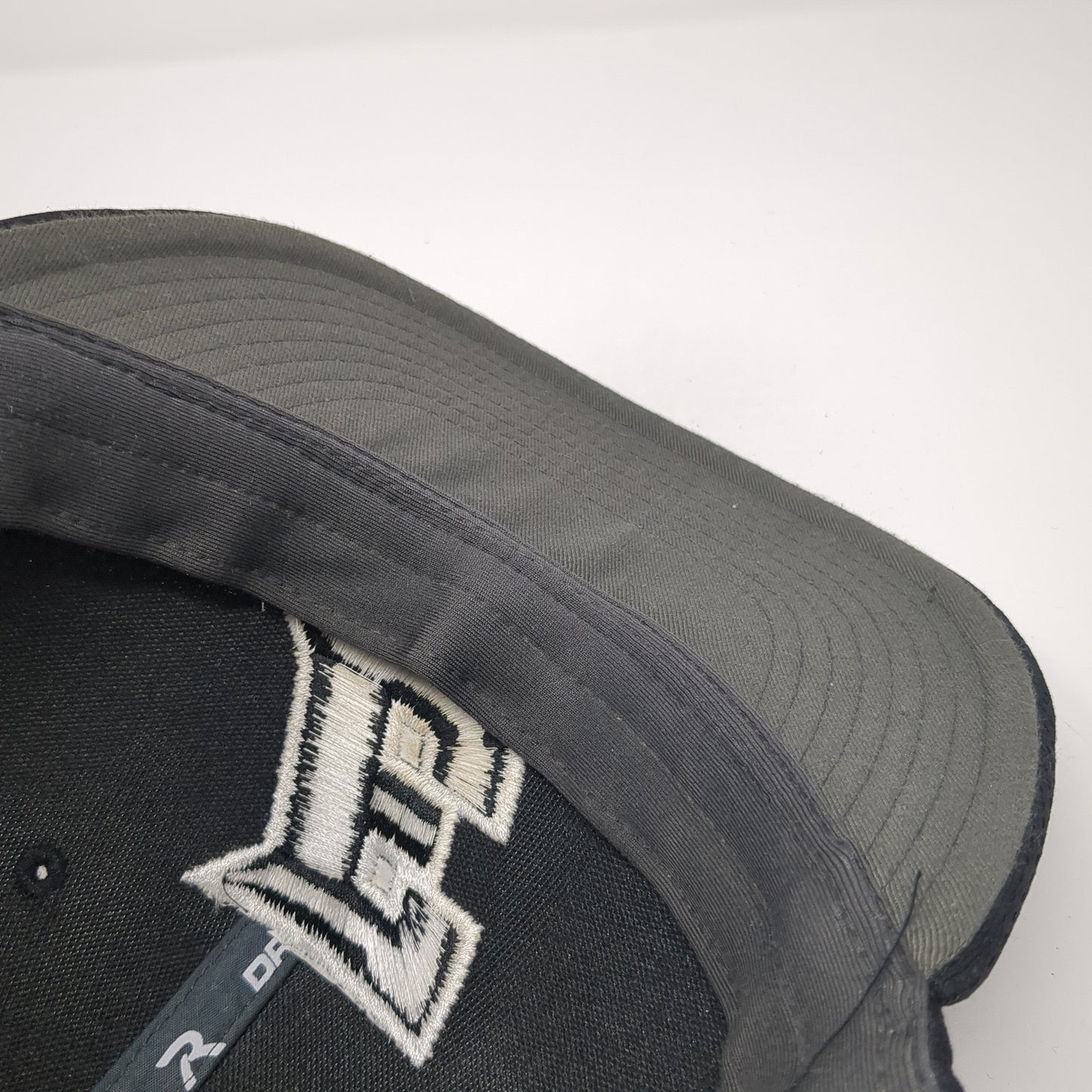 E Lions Fitted Hat Black Medium Embroidered Colorblock Richardson