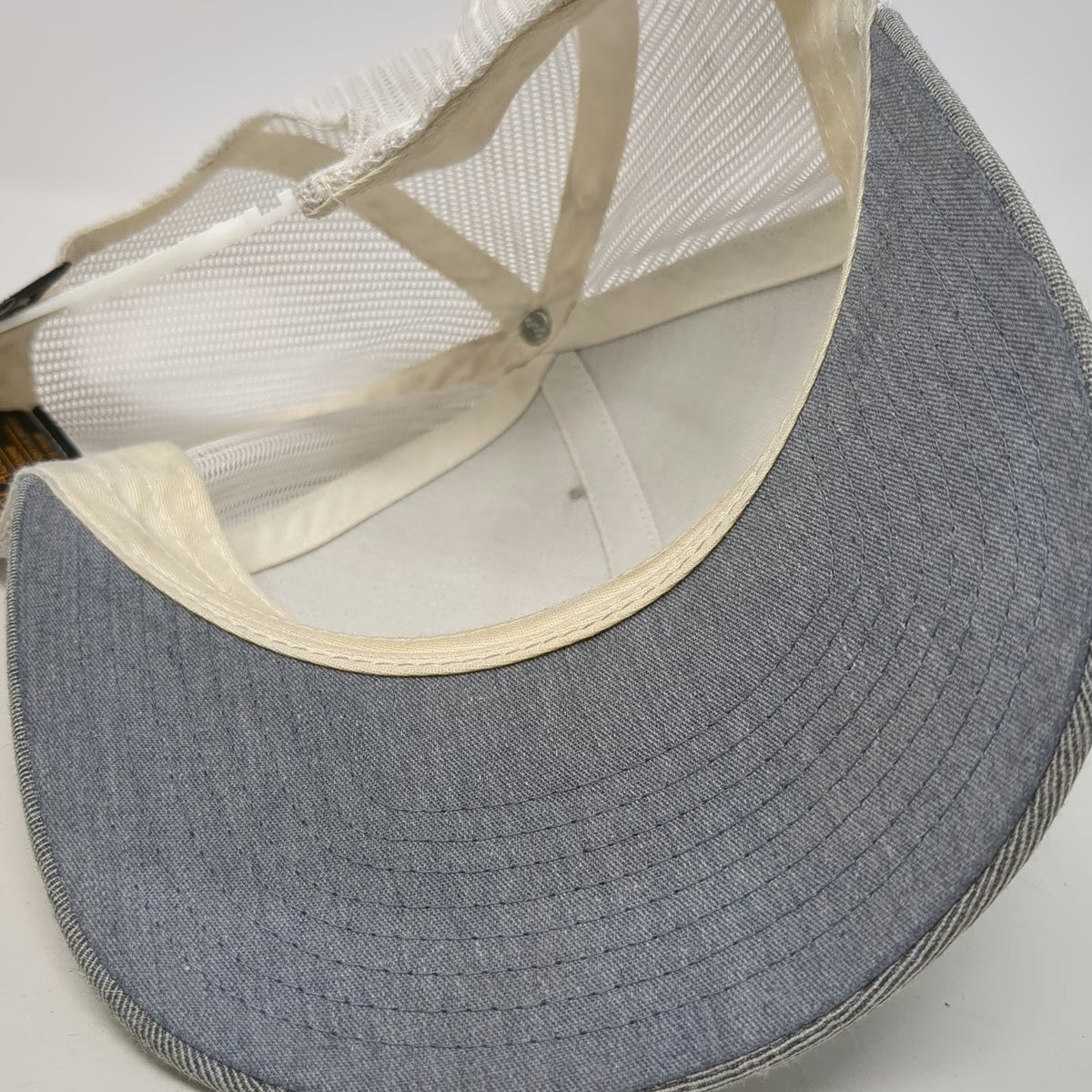 Hurley Trucker Hat Gray White One Size Mesh Snapback Logo Embroidered Surf Cap