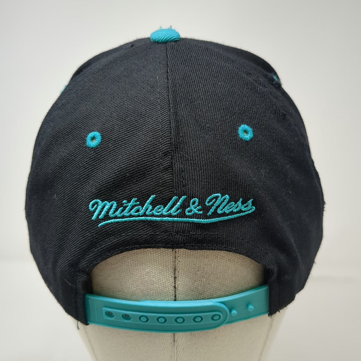 Mitchell & Ness Vancouver Grizzlies NBA Snapback Hat Black Blue One Size Wool Flat