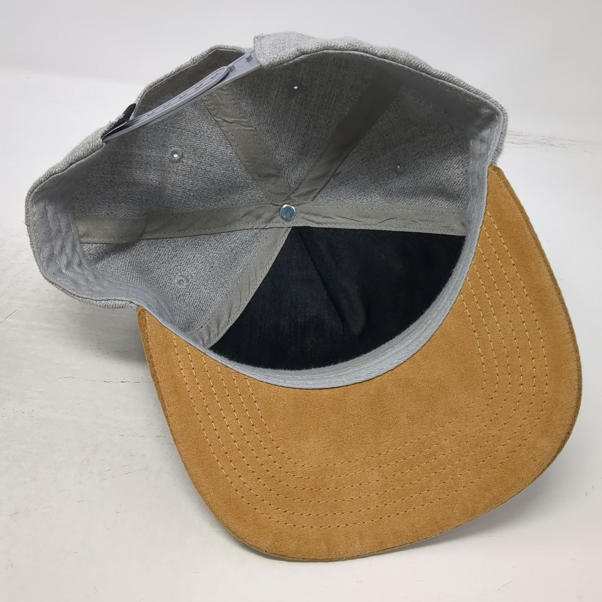 5 Panel Gray Hat One Size Suede Brim Leather Patch Snapback Mountain Wave