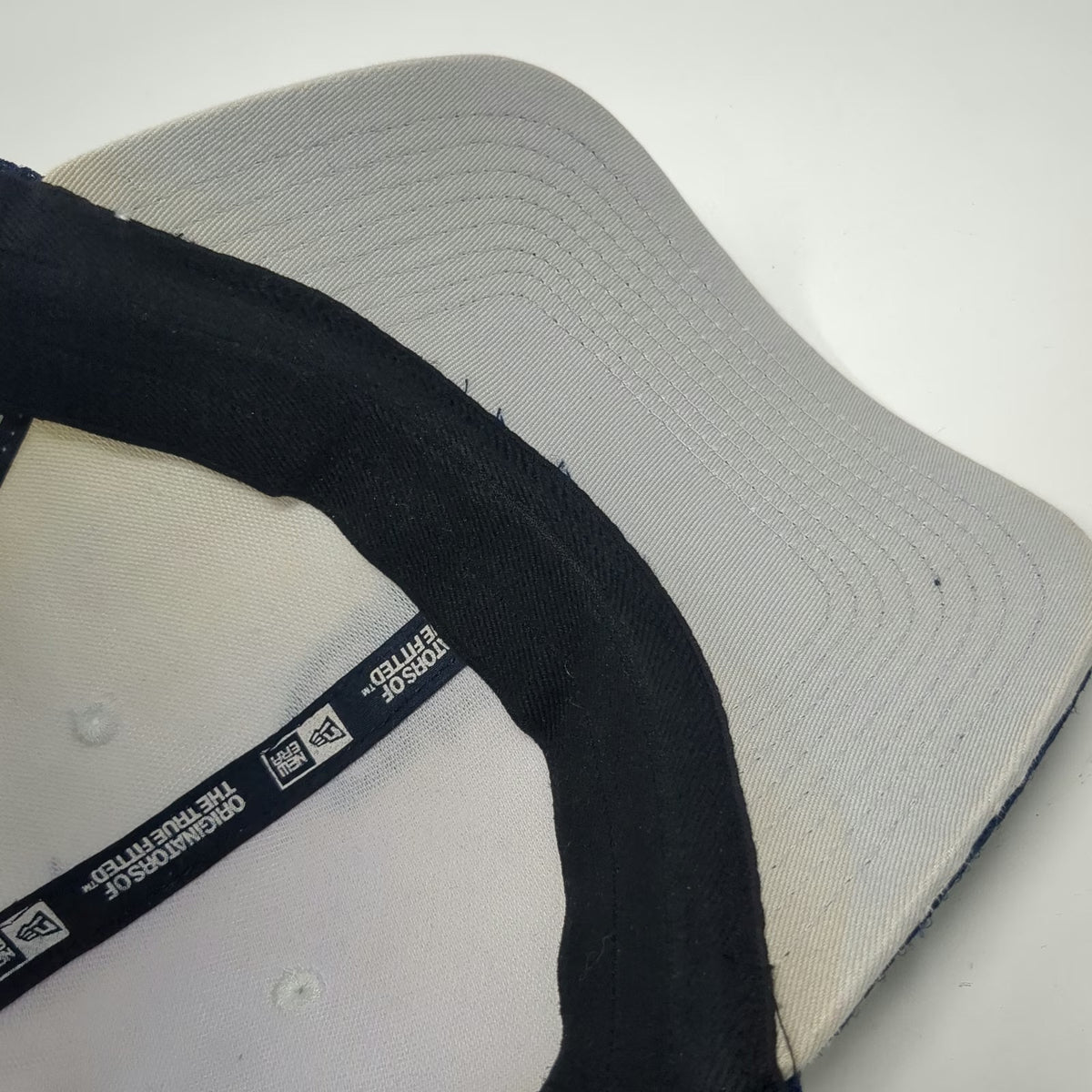 New Era Seattle Mariners MLB Blue White L Baseball Cap Hat Mesh Stretch Fitted