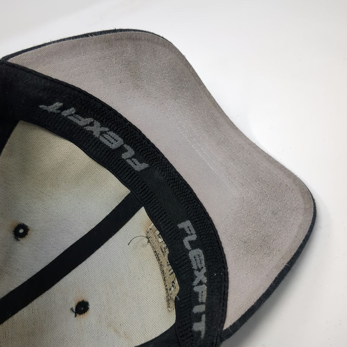 Flexfit Baseball Cap Black XL Curved Brim Underbrim Offset Logo Patch Hat