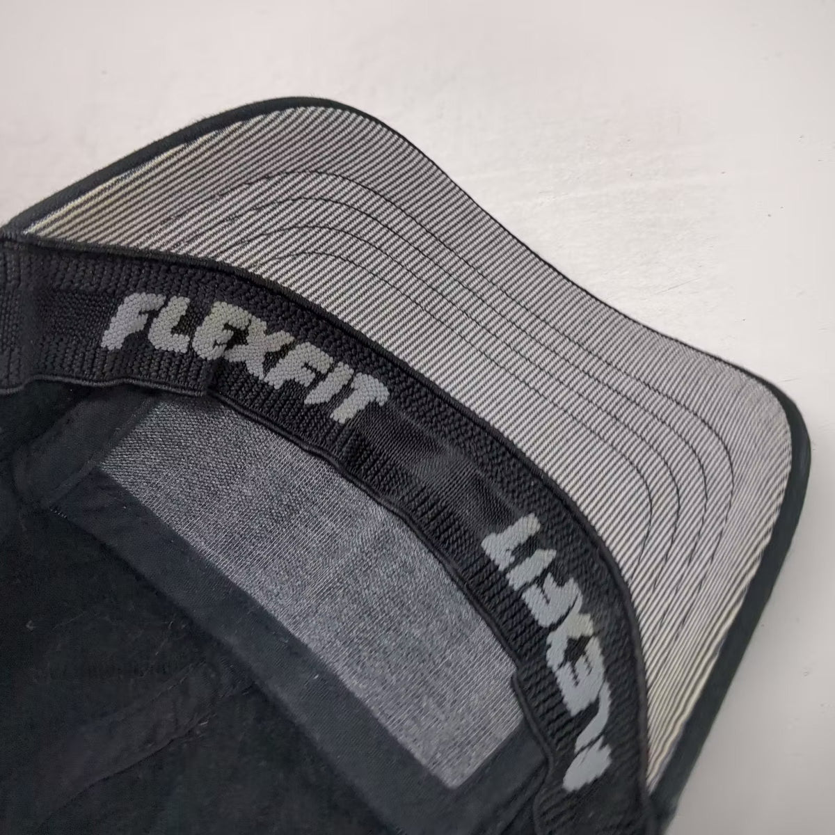Kangol 5 Panel Black Hat M Fitted Flexfit Embroidered Logo Textured Fabric