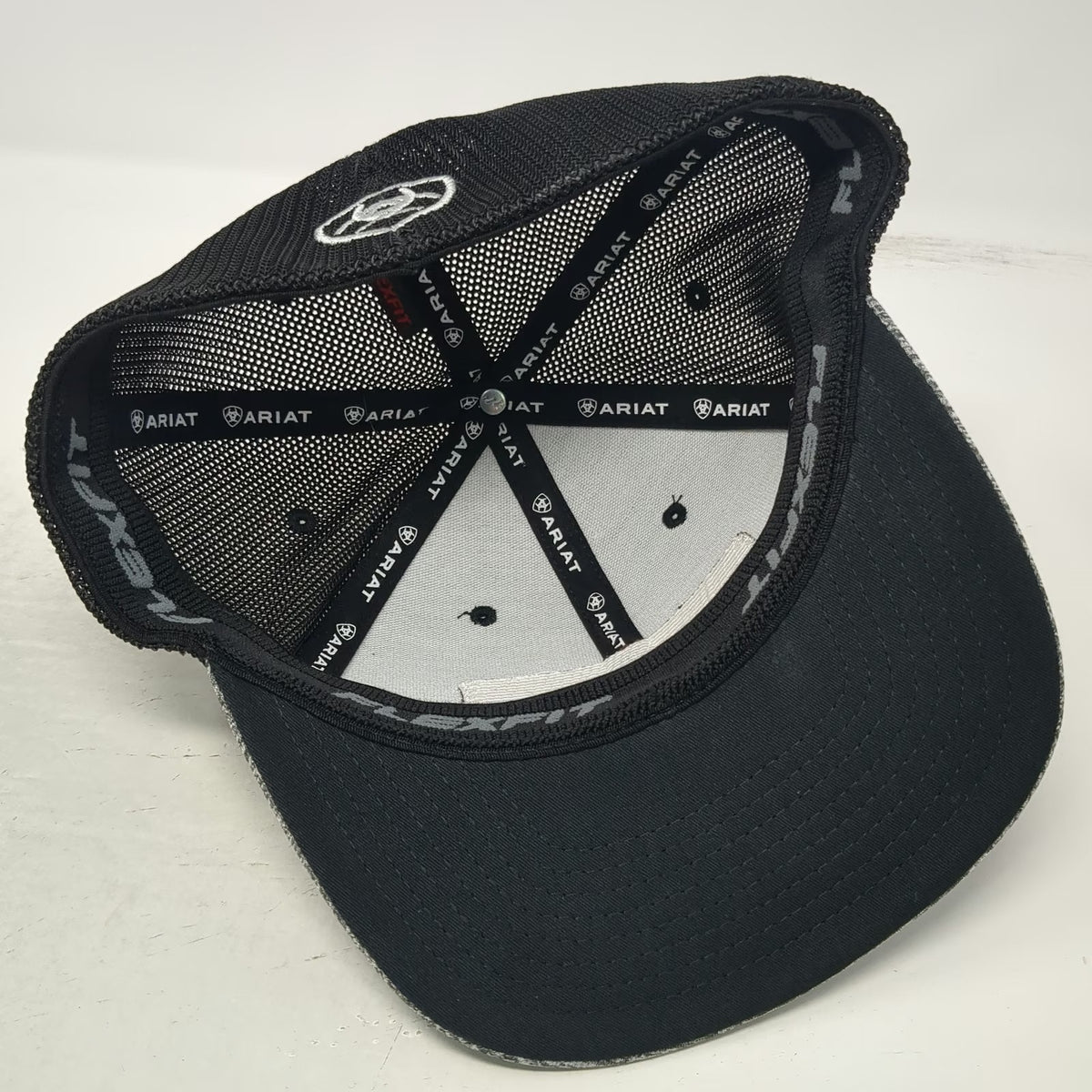 Ariat Trucker Hat Gray XL Mesh Back Leather Patch Flexfit Stretch Logo Graphic